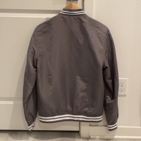 Amazon Essentials Men's Lightweight Bomber Jacket - Picture 2 of 7